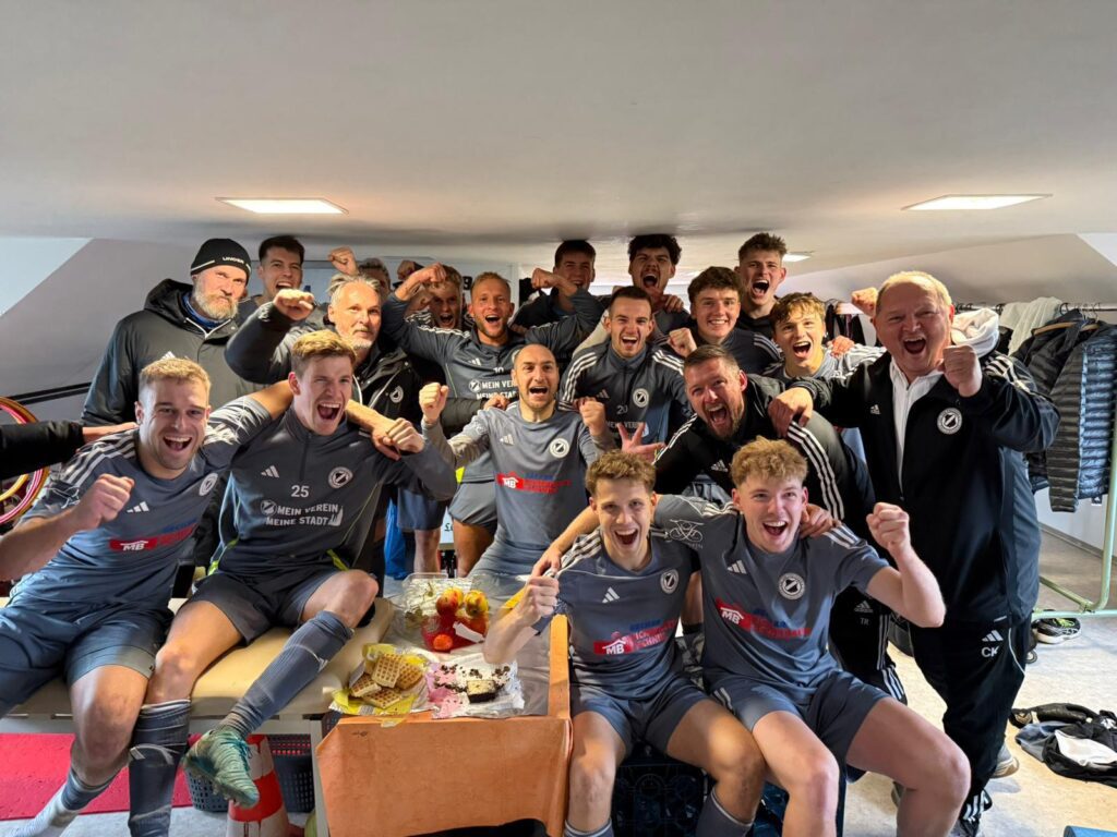 Kabinenbild nach dem Sieg gegen Wismut Gera